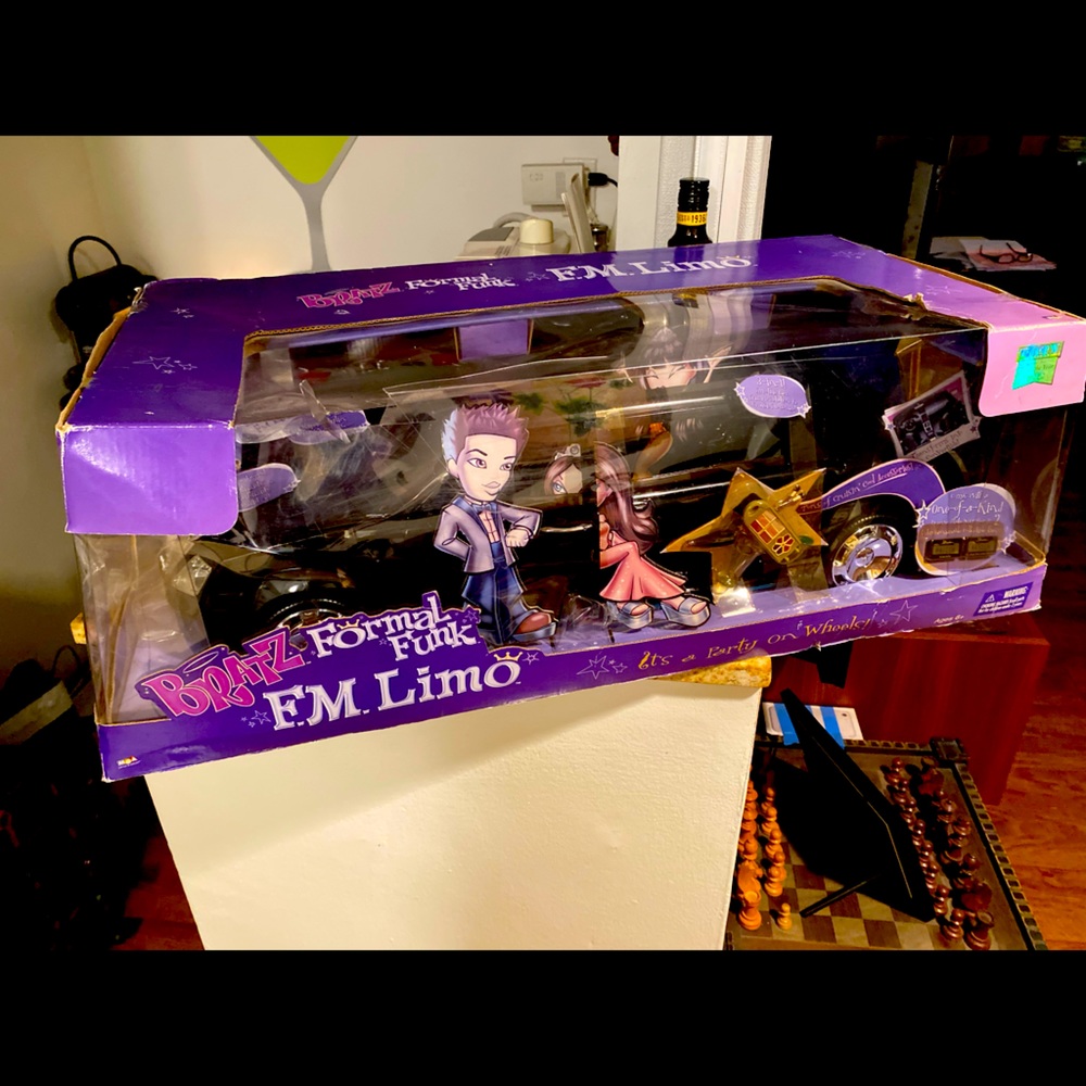 Bratz F.M. Limo